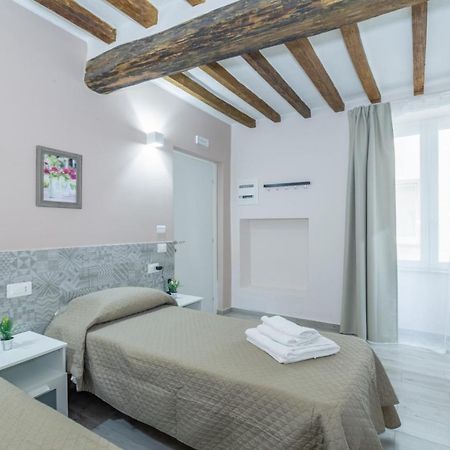 Отель Residenza Borgo Guazzo Парма Экстерьер фото