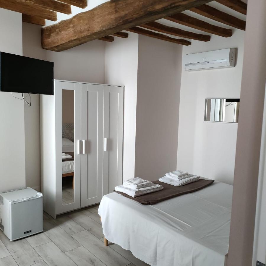 Отель Residenza Borgo Guazzo Парма Экстерьер фото